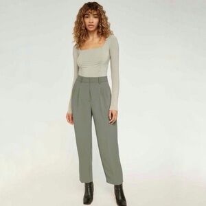 Aritzia Wilfred Carrot Trousers Size 4 Sage Green Pleated Tapered High Rise Pant
